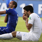 Luis Suarez'in Chiellini'yi ısırdığı anlar böyle görüntülendi. 