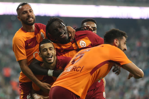 Avrupa futbolunda bu sezon öncesinde transfere en çok para harcayan takımlar, sezonun geride kalan üçte birlik döneminde yaptıkları harcamaların yarattığı beklentinin karşılığı olan bir sonuç aldılar.

