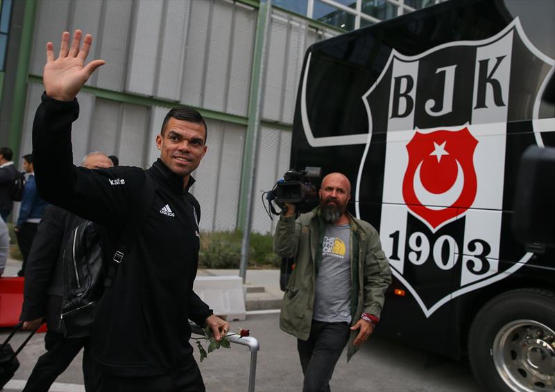 Pepe ders veriyor