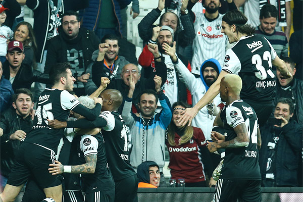 Beşiktaş -  Akhisar Belediyespor maçından en güzel kareler burada...