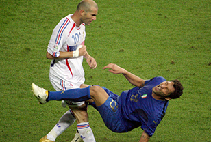 "Belki Zidane gibi kafa atarım"