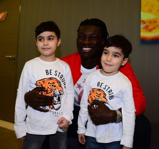 Gomis’ten anlamlı ziyaret