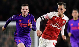 Emery Mesut Özil'in biletini kesti!