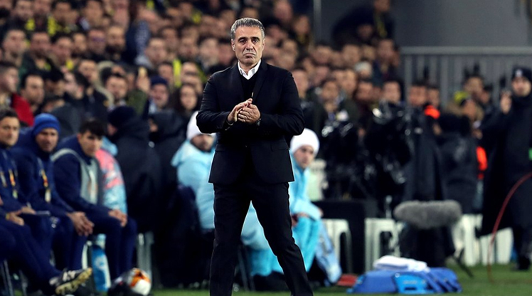 Ersun Yanal 3 mevkide kararsız!