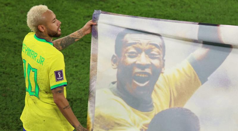Kolon kanseri tedavisi gören Brezilyalı efsane futbolcu Pele'nin vefatı, spor camiasını üzüntüye boğdu.
